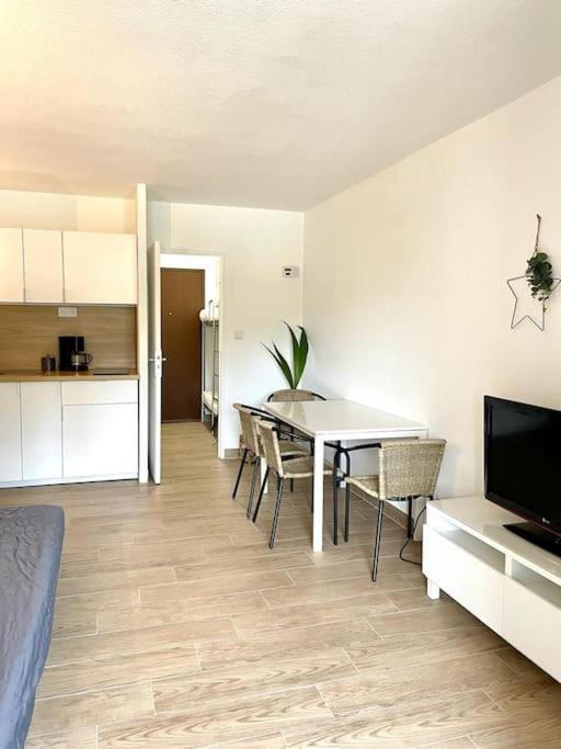 Joli studio cosy de 31 M2 Bord de mer Accès PMR 4Personnes La Ciotat Extérieur photo